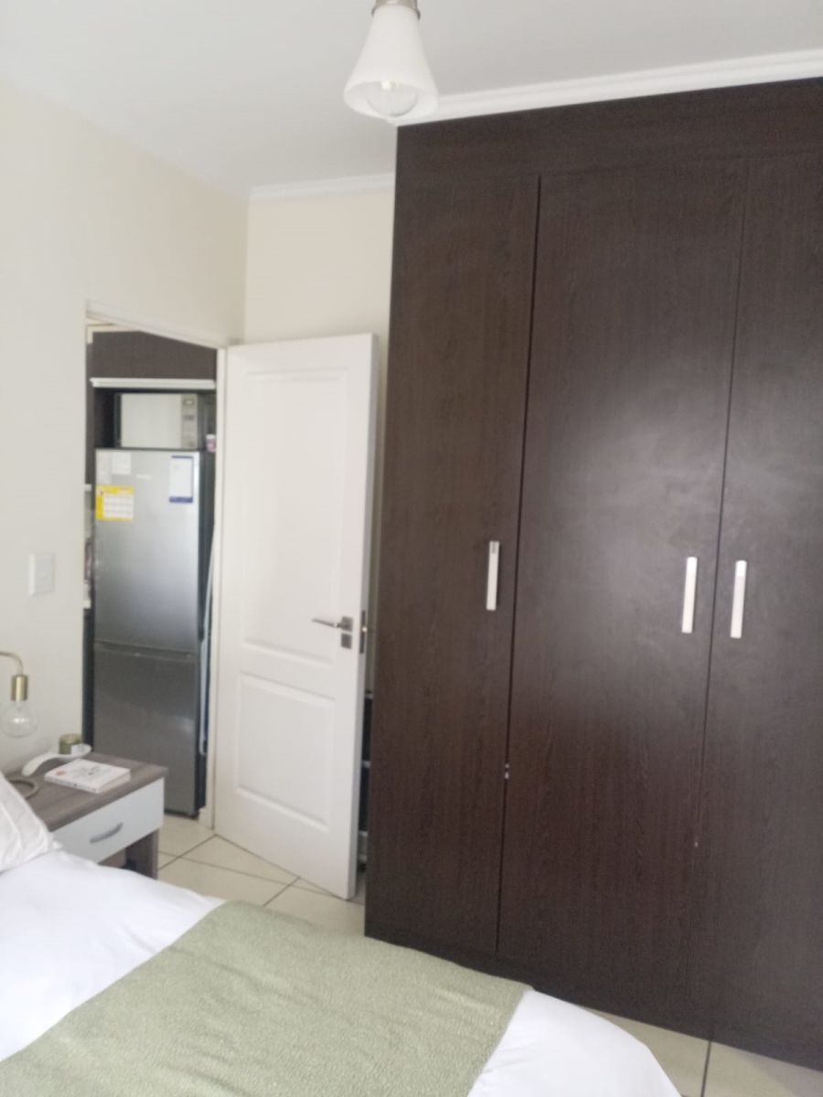 To Let 1 Bedroom Property for Rent in De Velde Western Cape